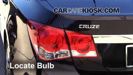 2014 Chevrolet Cruze LS 1.8L 4 Cyl. Sedan (4 Door) Éclairage Feu stop (remplacer ampoule)